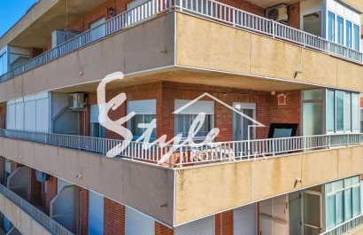 For sale spacious apartment 50m from the beach in Torrevieja, Costa Blanca, Spain. ID2351
