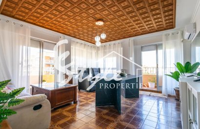 For sale spacious apartment 50m from the beach in Torrevieja, Costa Blanca, Spain. ID2351
