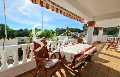 Resale - Villa - Campoamor