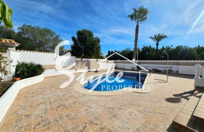 Resale - Villa - Campoamor