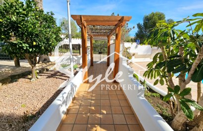 Resale - Villa - Campoamor