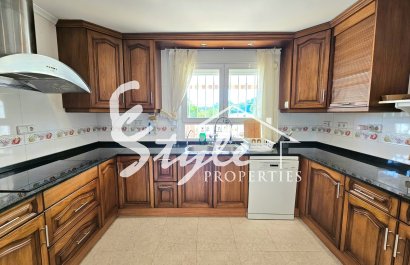 Resale - Villa - Campoamor