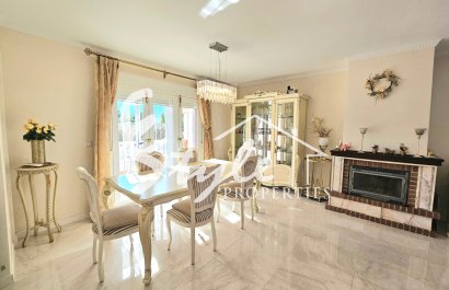 Resale - Villa - Campoamor