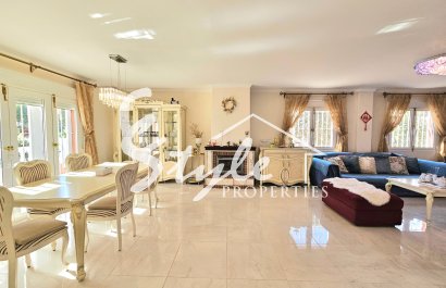 Resale - Villa - Campoamor