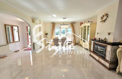 Resale - Villa - Campoamor