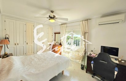 Resale - Villa - Campoamor