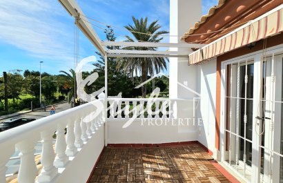 Resale - Villa - Campoamor