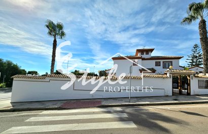 Resale - Villa - Campoamor