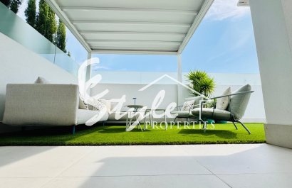 Corner Townhouse in La Veleta – Fully Renovated, 200m from the Sea (Torrevieja). ID2783