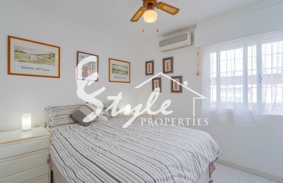 For sale beautiful quad in a gated community with pool in Los Altos, Torrevieja, Costa Blanca. ID2425