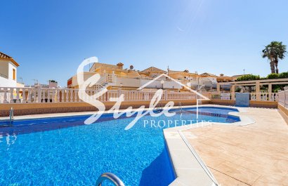 For sale beautiful quad in a gated community with pool in Los Altos, Torrevieja, Costa Blanca. ID2425