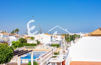 For sale beautiful quad in a gated community with pool in Los Altos, Torrevieja, Costa Blanca. ID2425