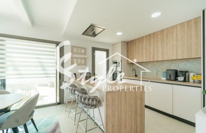 Resale - Villa - Villamartin, Orihuela Costa - Villamartin Golf