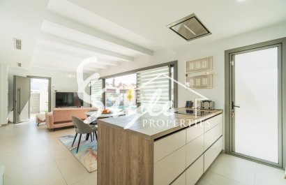 Resale - Villa - Villamartin, Orihuela Costa - Villamartin Golf