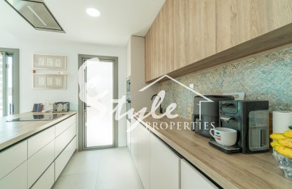 Resale - Villa - Villamartin, Orihuela Costa - Villamartin Golf