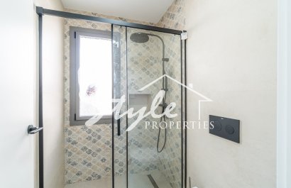 Resale - Villa - Villamartin, Orihuela Costa - Villamartin Golf