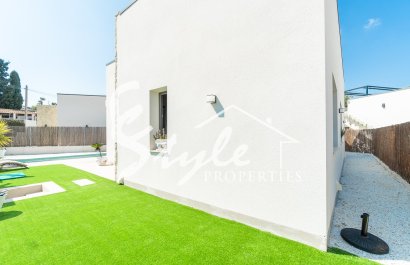 Resale - Villa - Villamartin, Orihuela Costa - Villamartin Golf