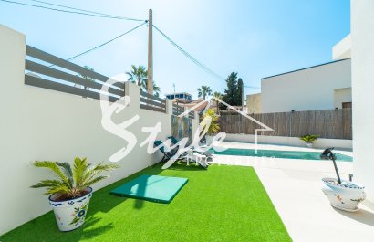 Resale - Villa - Villamartin, Orihuela Costa - Villamartin Golf