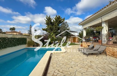 Luxury Mediterranean Villa in Dehesa de Campoamor – 800m from the Sea with Private Pool. Costa Blanca, Spain. ID2789