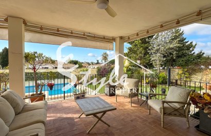Resale - Villa - Campoamor