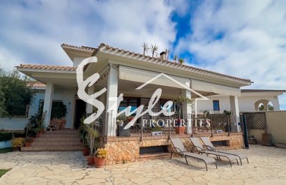 Resale - Villa - Campoamor