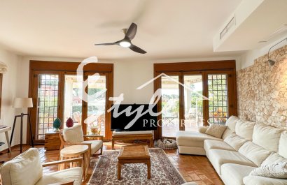 Resale - Villa - Campoamor