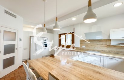 Resale - Villa - Campoamor