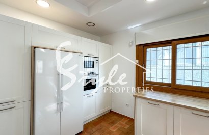 Resale - Villa - Campoamor