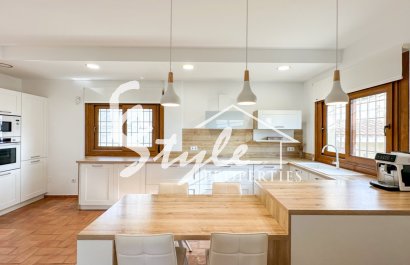 Resale - Villa - Campoamor