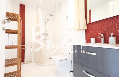 Resale - Villa - Cabo Roig