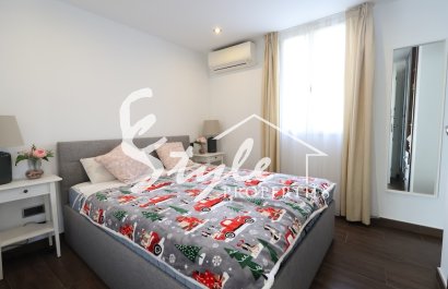 Resale - Villa - Cabo Roig