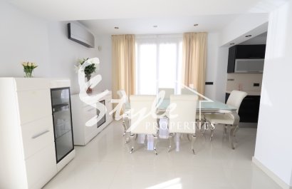 Resale - Villa - Cabo Roig