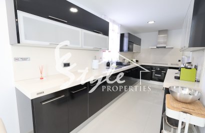 Resale - Villa - Cabo Roig