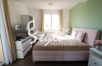 Resale - Villa - Cabo Roig