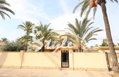 Resale - Villa - Cabo Roig