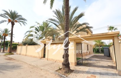 Resale - Villa - Cabo Roig