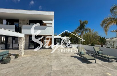Resale - Villa - Villamartin, Orihuela Costa - Villamartin