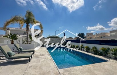 Resale - Villa - Villamartin, Orihuela Costa - Villamartin