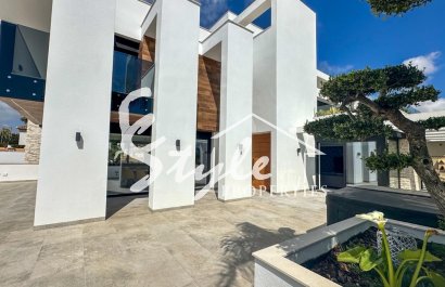 Resale - Villa - Villamartin, Orihuela Costa - Villamartin