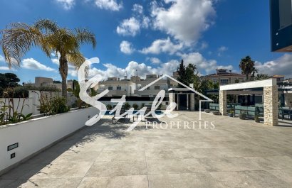 Resale - Villa - Villamartin, Orihuela Costa - Villamartin