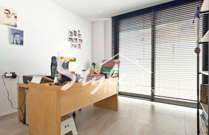 Resale - Villa - Orihuela-Costa - Villamartin