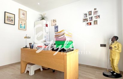 Resale - Villa - Orihuela-Costa - Villamartin