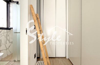 Resale - Villa - Orihuela-Costa - Villamartin