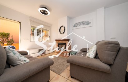 Resale - Villa - Playa Flamenca - Sportcentre