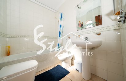 Resale - Villa - Playa Flamenca - Sportcentre