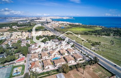 For sale sunny ground floor apartment in Las Barcas, Punta Prima, Costa Blanca. ID3422