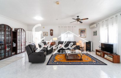 Resale - Villa - Orihuela-Costa - La Zenia