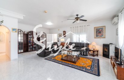 Resale - Villa - Orihuela-Costa - La Zenia