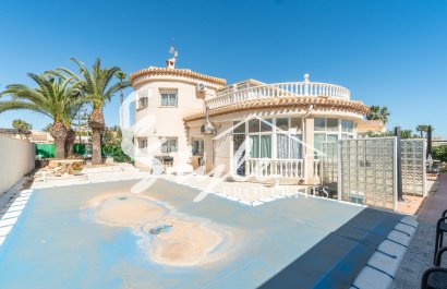 Resale - Villa - Orihuela-Costa - La Zenia