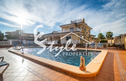 Resale - Villa - Torrevieja - Los Balcones